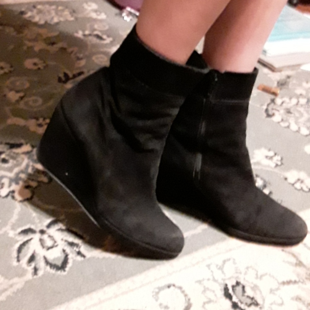 Black suede platform ankle boots - Picture 5 of 5